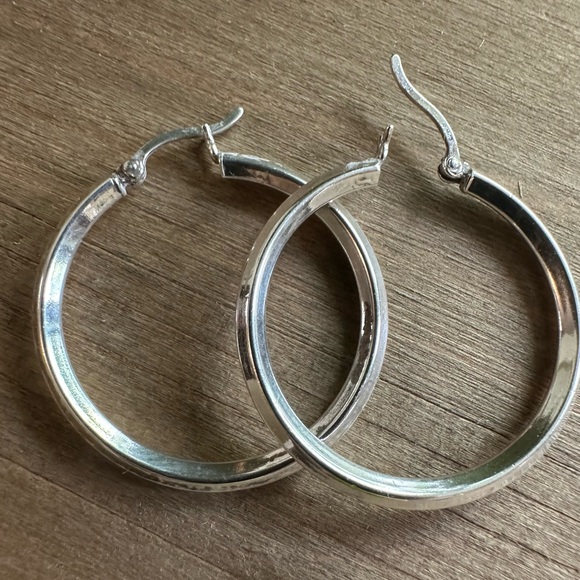 Set of 2 pair sterling silver earrings. - Picture 2 of 7